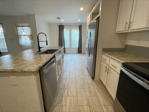 4 Harbor Cove Ct in Daytona Beach, FL - Building Photo - Building Photo