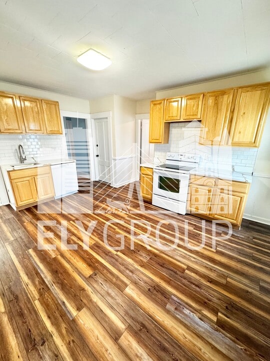 10 Spruce St, Unit 2 in Clinton, MA - Building Photo