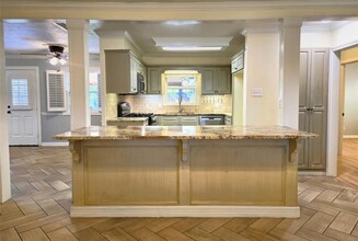 2527 Willowby Dr in Houston, TX - Building Photo - Building Photo