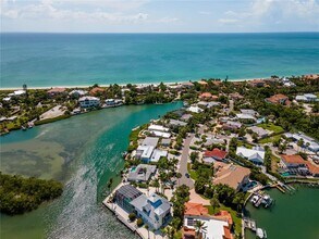922 Casey Cove Dr in Nokomis, FL - Building Photo - Building Photo