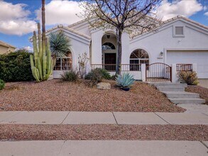 7490 N Thornwood Rd in Tucson, AZ - Building Photo - Building Photo