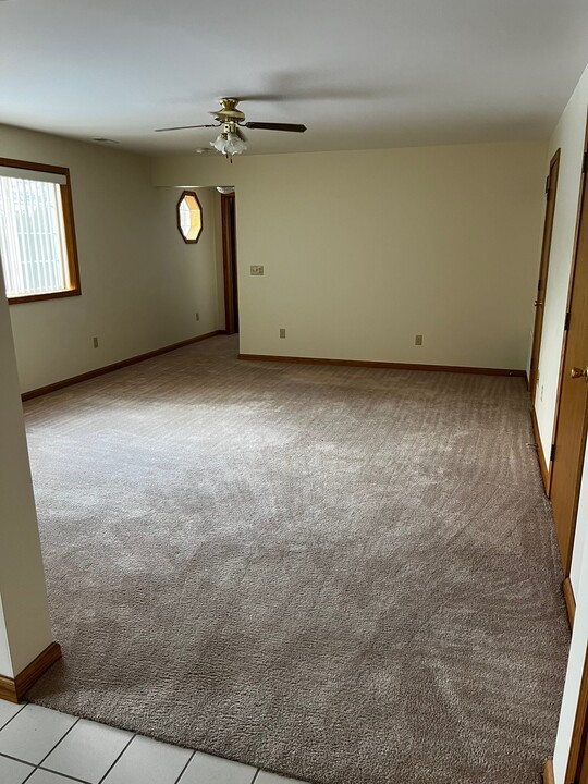 600 S Van Buren St, Unit A in Bay City, MI - Building Photo