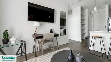 7106 Culebra Commons in San Antonio, TX - Building Photo - Building Photo
