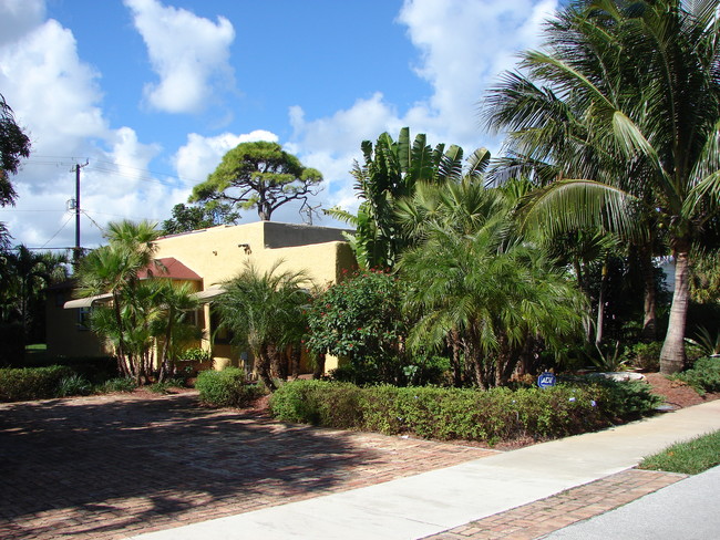 218 NE 7th Ave in Delray Beach, FL - Building Photo - Building Photo