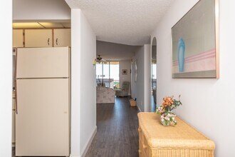 896 N Federal Hwy-Unit -527 in Lantana, FL - Building Photo - Building Photo