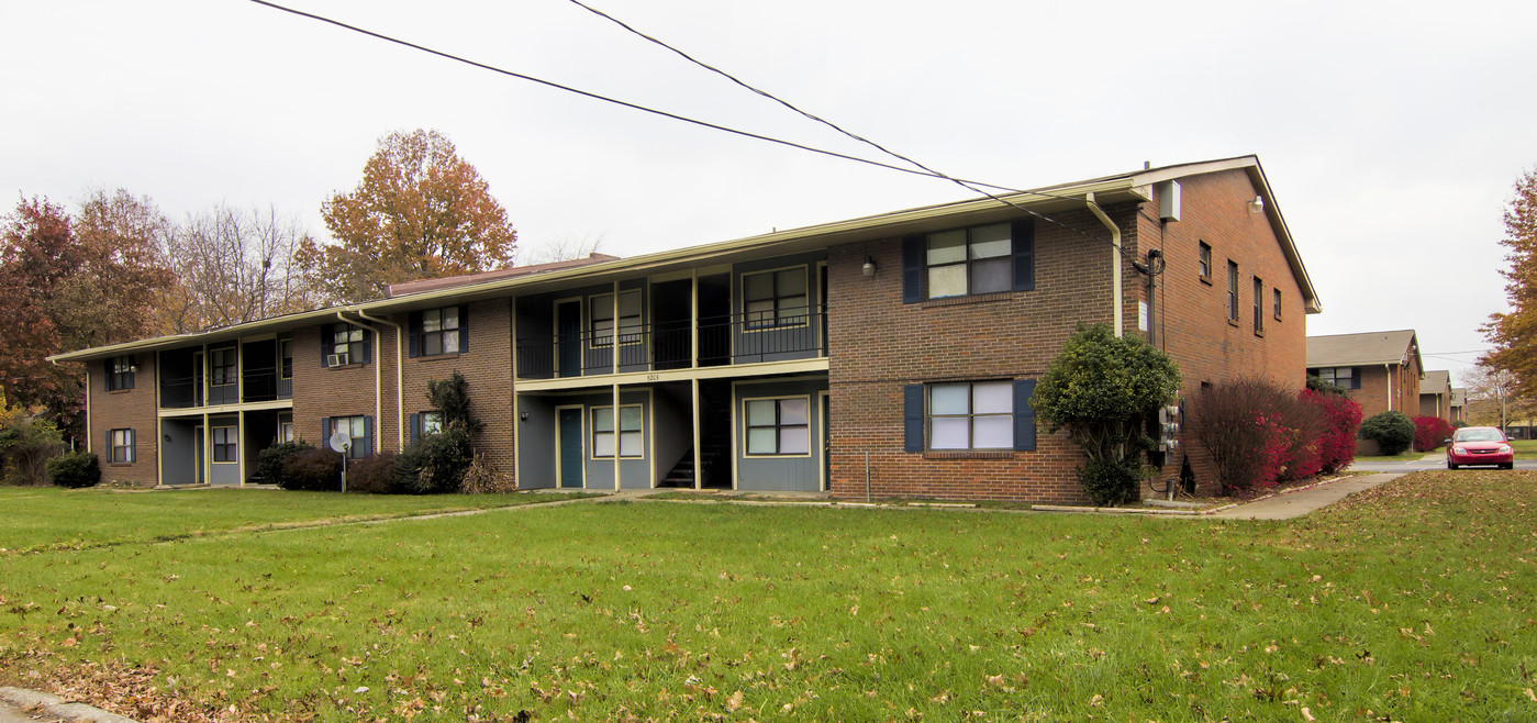 Maple Valley in Louisville, KY - Foto de edificio