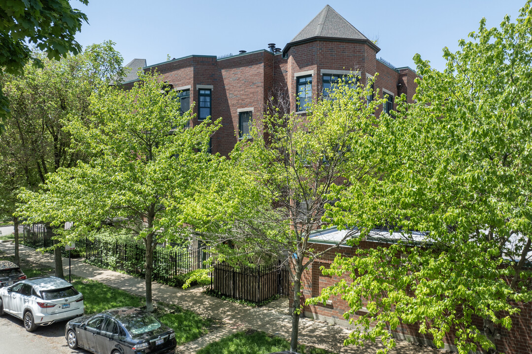 2500 N Seminary Ave in Chicago, IL - Foto de edificio