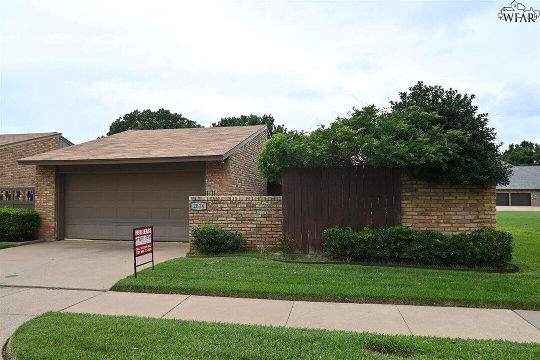 2814 Mill Valley Dr in Wichita Falls, TX - Building Photo