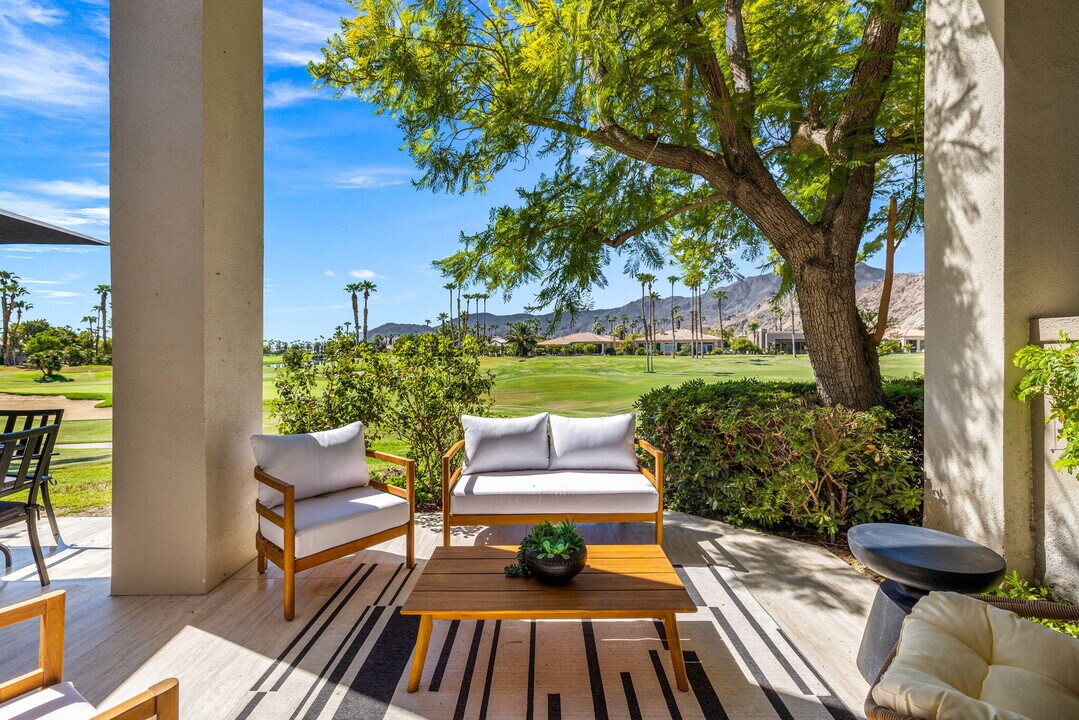 54109 Oak-Hill in La Quinta, CA - Building Photo