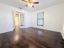 2003 E 12th St in Austin, TX - Building Photo
