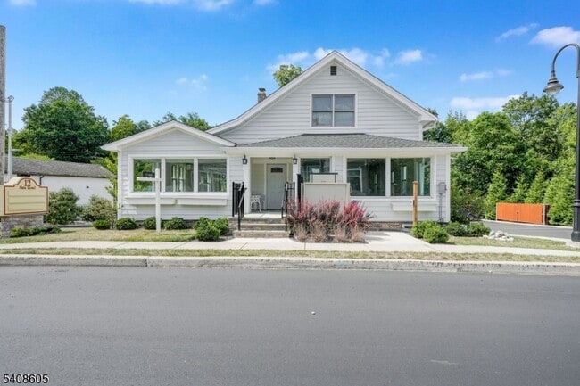 property at 12 Main Rd