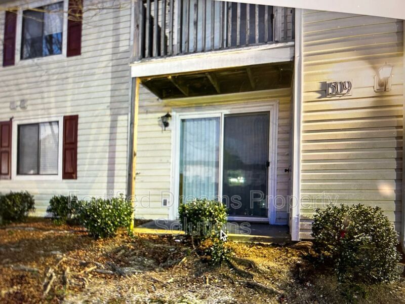 509 Mystic Dr in Greensboro, NC - Building Photo