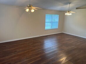 9672 Seafarer's Way in Navarre, FL - Building Photo - Building Photo
