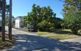 116 SW Jefferson Cir N in St. Petersburg, FL - Building Photo