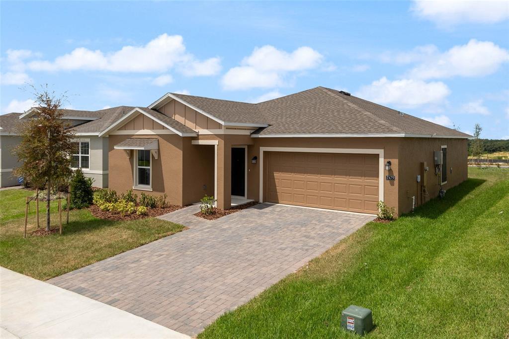 7479 SANDSTONE Dr in Groveland, FL - Building Photo