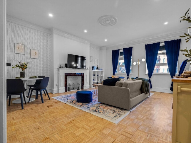 182 Commonwealth Ave