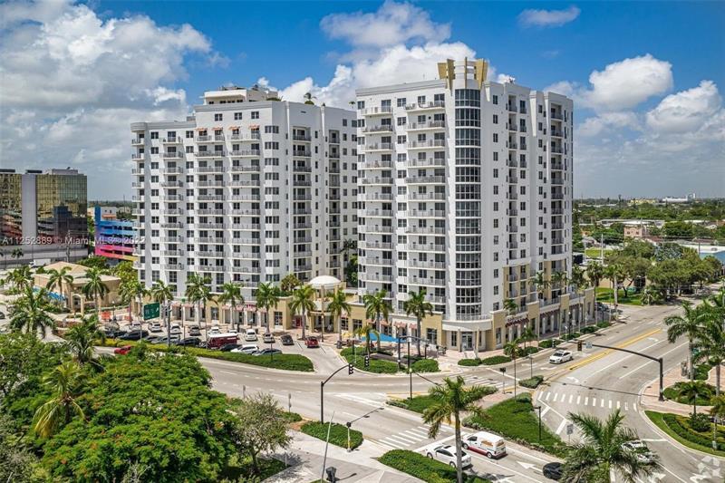 1830 Radius Dr, Unit 815 in Hollywood, FL - Foto de edificio