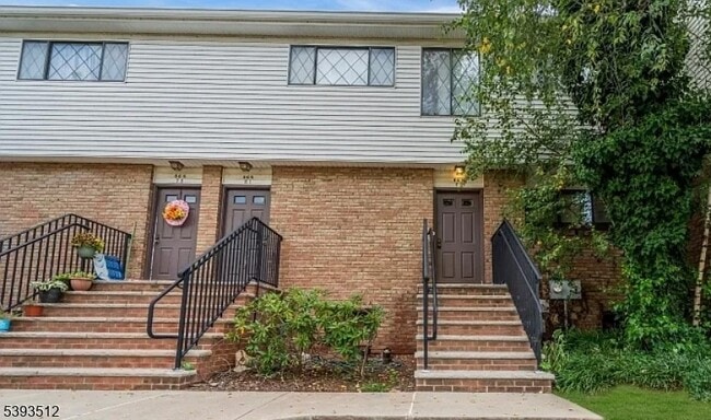 668 Marshall Rd in Hillsborough Township, NJ - Building Photo - Building Photo