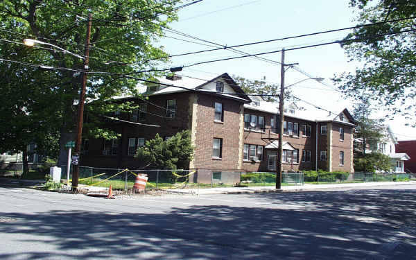 1331 Alina St in Elizabeth, NJ - Building Photo