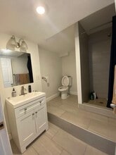 8 Euston St, Unit 3 in Brookline, MA - Foto de edificio - Building Photo