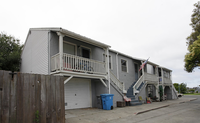 900-918 Mare Island Way in Vallejo, CA - Foto de edificio - Building Photo