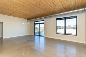 Railyard Flats in Sioux Falls, SD - Building Photo - Interior Photo