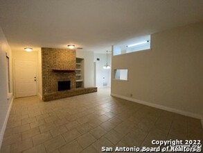 14429 Woods Hole Dr in San Antonio, TX - Foto de edificio - Building Photo