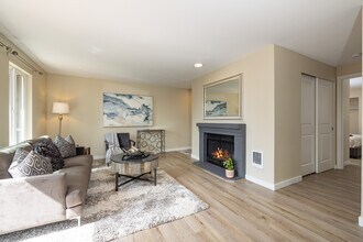 14221 NE 181st Pl in Woodinville, WA - Building Photo - Building Photo