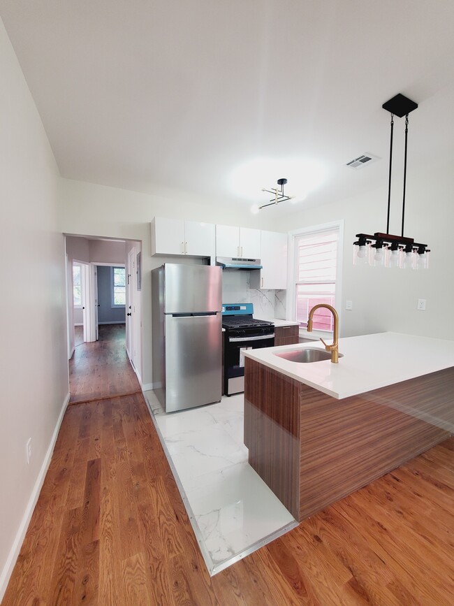 457 Garfield Ave, Unit 2