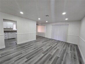 3410 S Myrtle Ave in Las Vegas, NV - Building Photo - Building Photo