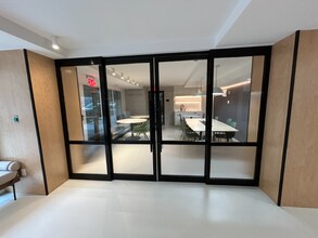 428 E 9th St in Brooklyn, NY - Foto de edificio - Building Photo