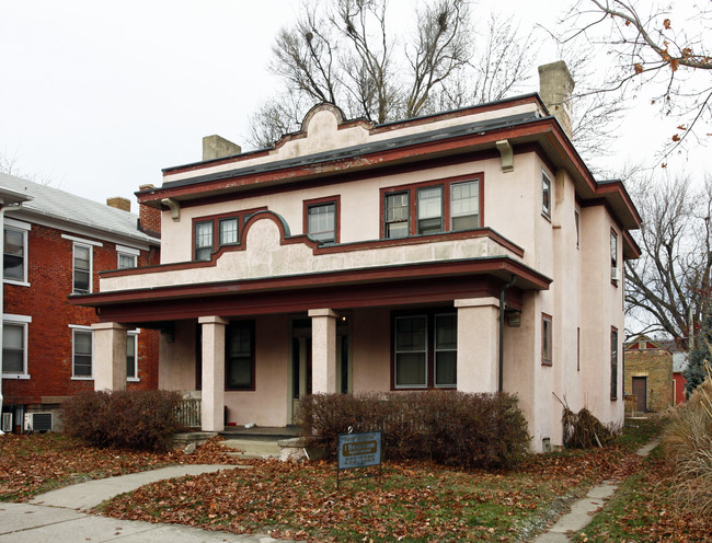 910 W Berry St in Fort Wayne, IN - Foto de edificio - Building Photo