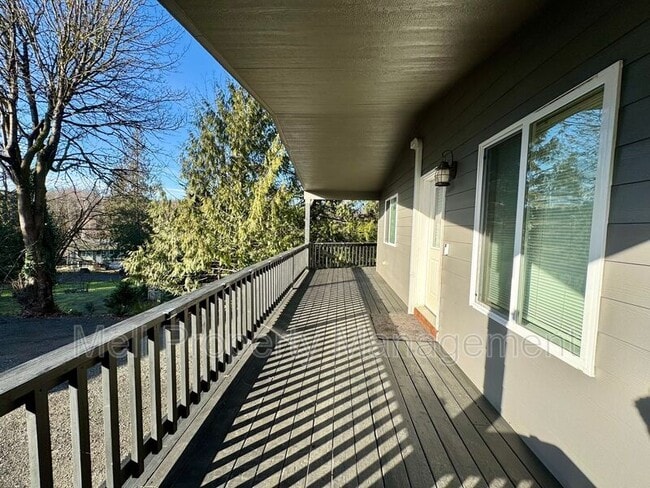 490 SE Alpine Ave in Shelton, WA - Building Photo - Building Photo