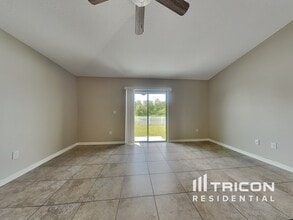 14608 Scottburgh Glen Dr in Wimauma, FL - Building Photo - Building Photo