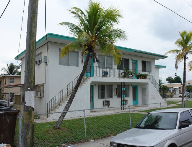 1950 SW 2nd St in Miami, FL - Building Photo - Building Photo