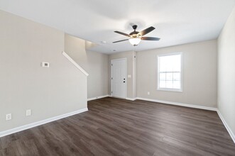 1136 Ziva Ln-Unit -C in Clarksville, TN - Building Photo - Building Photo