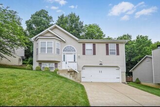 1249 Fenton Ridge Dr in Fenton, MO - Foto de edificio - Building Photo