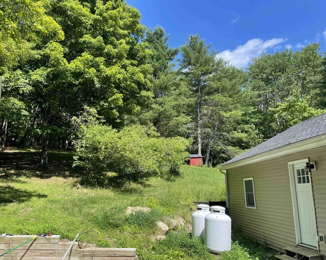 35 Clinton Rd in Antrim, NH - Building Photo - Building Photo