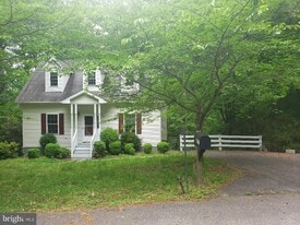 25715 Southwell Ln in Hollywood, MD - Building Photo