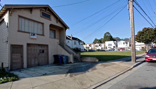 239 Armour Ave in South San Francisco, CA - Foto de edificio - Building Photo