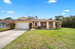 3205 38th St W in Lehigh Acres, FL - Building Photo