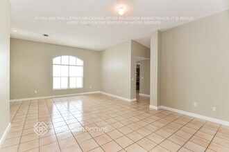 13248 NW 10th St in Miami, FL - Foto de edificio - Building Photo