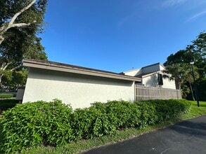 11413 SW 110th Ln in Miami, FL - Building Photo - Building Photo
