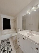 10320 Wood Heights Dr in Dallas, TX - Building Photo - Building Photo