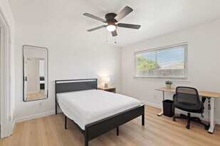 1910 N Floyd Rd, Unit 1912 in Richardson, TX - Building Photo