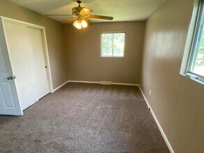 114 E Russell St in Goodman, MO - Building Photo - Building Photo