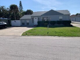 66 Lucky Dr in Ormond Beach, FL - Building Photo