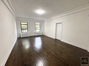 WEST 72 STREET in New York, NY - Building Photo - Building Photo
