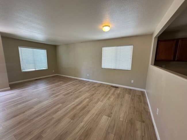 7465 Hinton Dr in Reno, NV - Building Photo - Building Photo