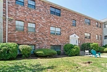 property at 8 Jackson St